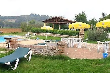 Sleeps 2 Pool Wifi *